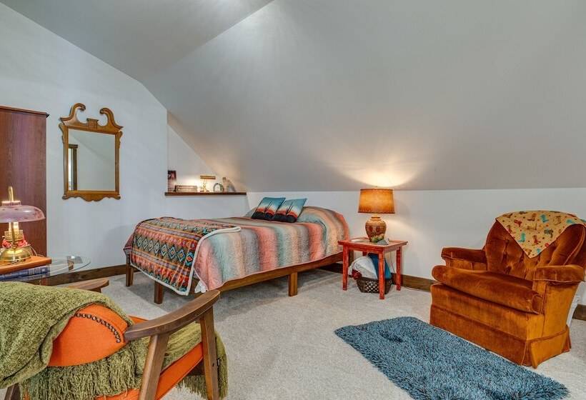 Eagle Crest Lodge Large Group Getaway!