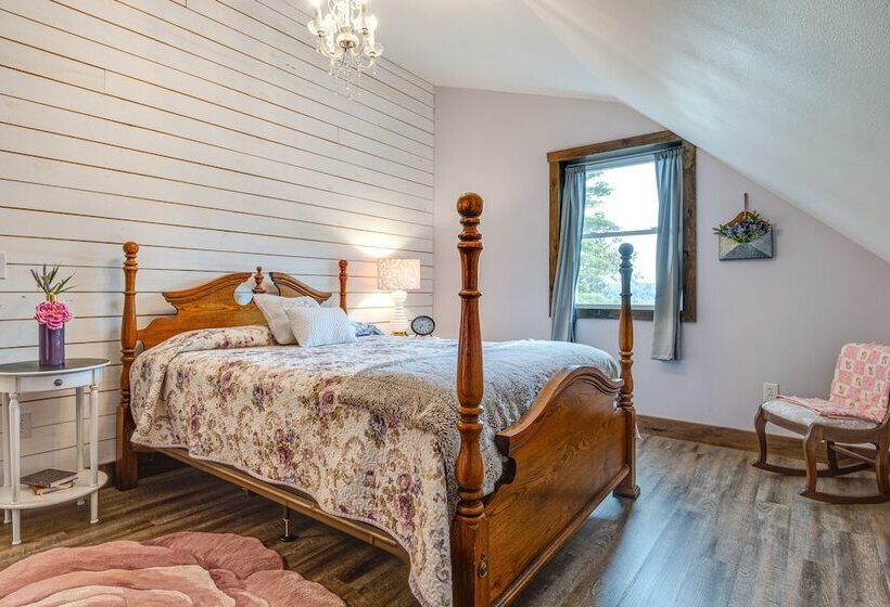 Eagle Crest Lodge Large Group Getaway!