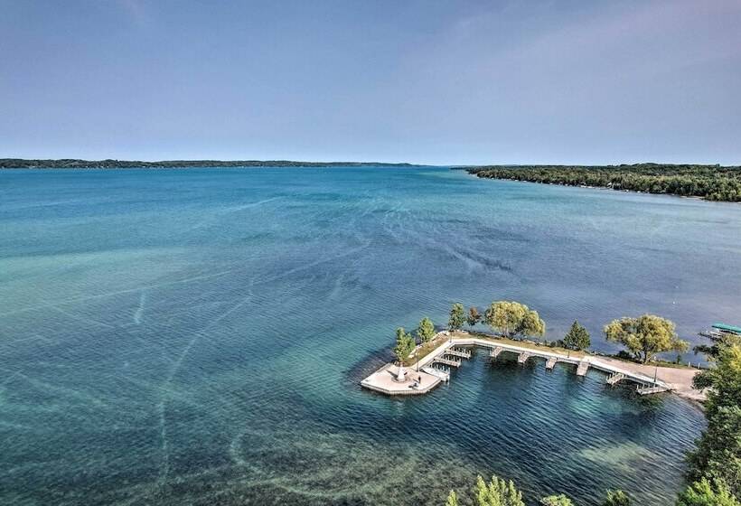 Elegant 1905 Home: Steps To Torch Lake & Dtwn