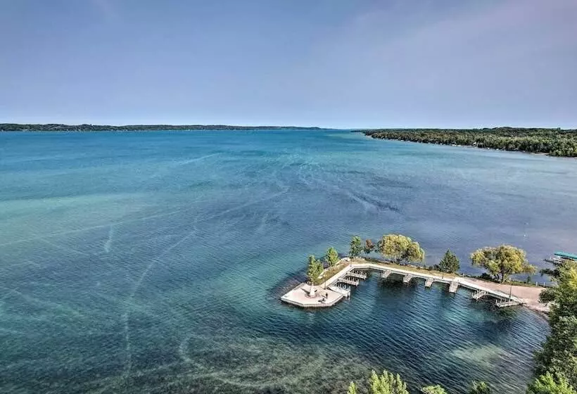 Elegant 1905 Home: Steps To Torch Lake & Dtwn