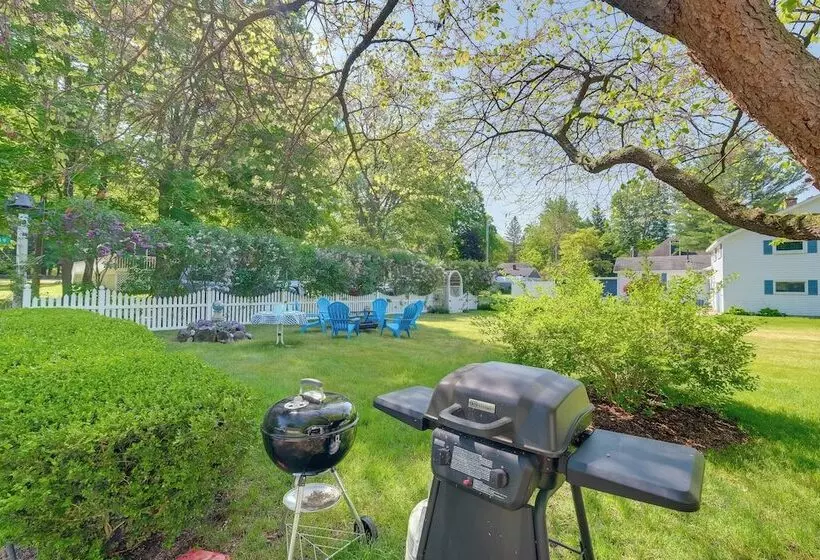 Elegant 1905 Home: Steps To Torch Lake & Dtwn