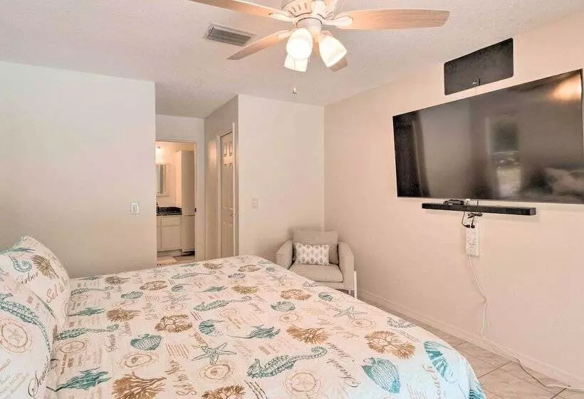 Englewood Escape W/ Pool ~ 6 Mi To Beaches!