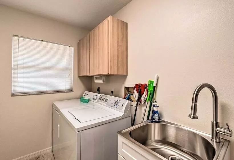 Englewood Escape W/ Pool ~ 6 Mi To Beaches!