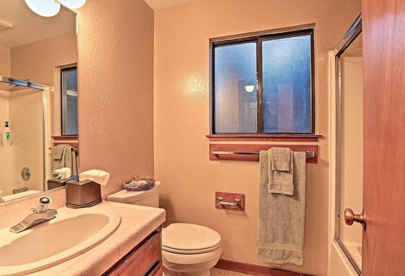 Family Friendly Truckee Cabin Near Ski Shuttle!