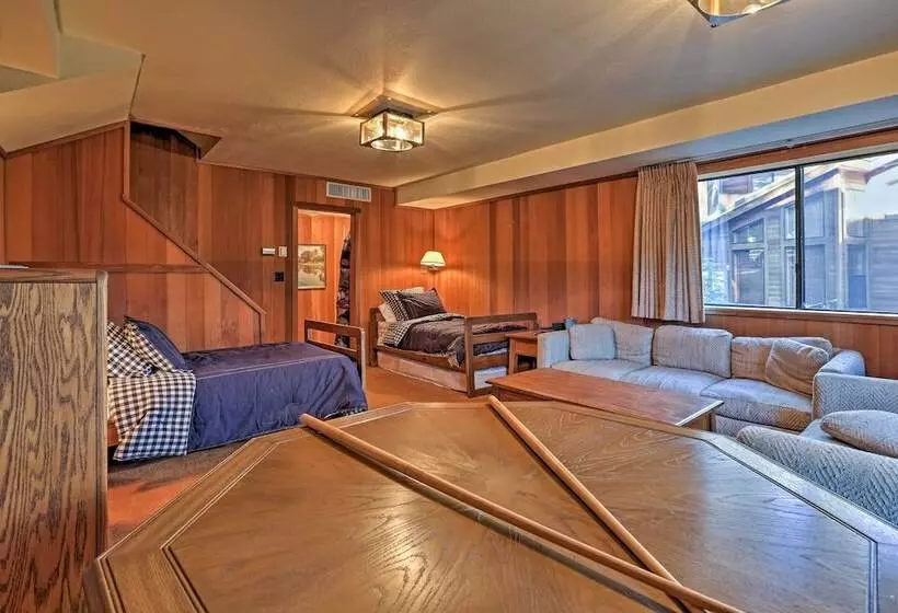 Family Friendly Truckee Cabin Near Ski Shuttle!