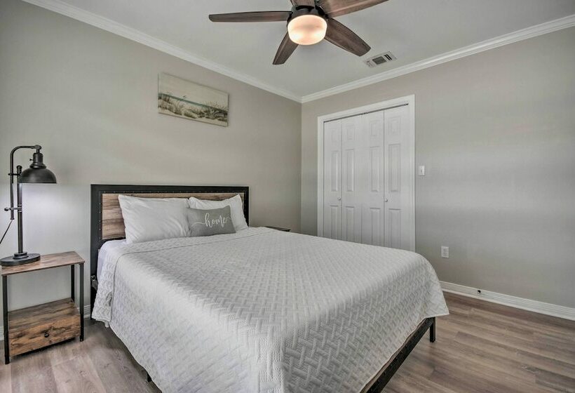 Gulf Breeze Retreat < 4 Mi To Beach Access!