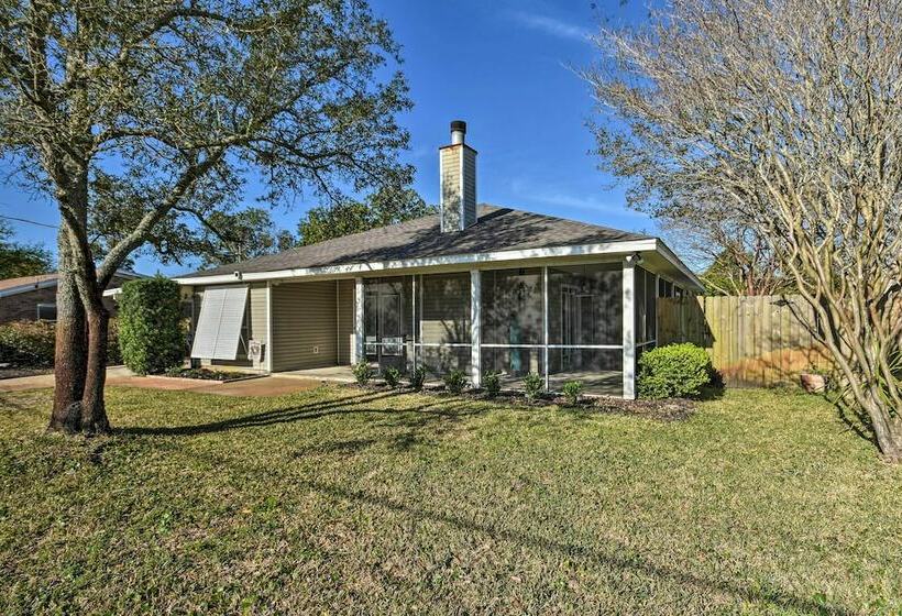 Gulf Breeze Retreat < 4 Mi To Beach Access!