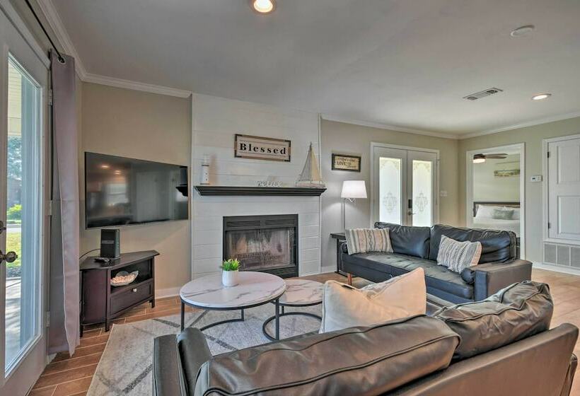 Gulf Breeze Retreat < 4 Mi To Beach Access!