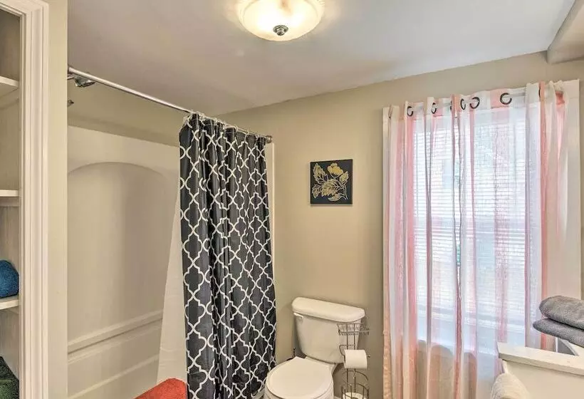 Historic Meredith Home: Walk To Town Center!