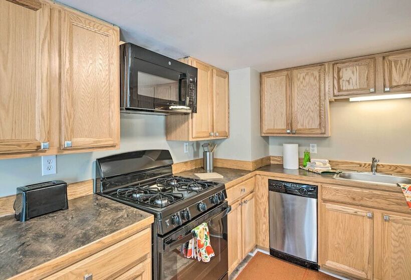 Historic Meredith Home: Walk To Town Center!