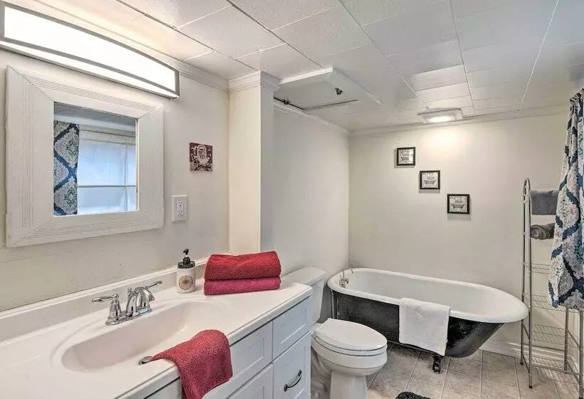 Historic Meredith Home: Walk To Town Center!