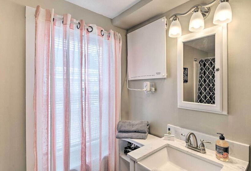 Historic Meredith Home: Walk To Town Center!