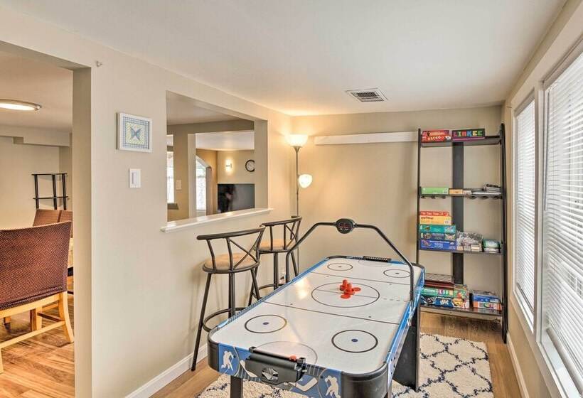 Historic Meredith Home: Walk To Town Center!