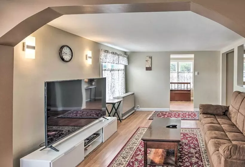 Historic Meredith Home: Walk To Town Center!