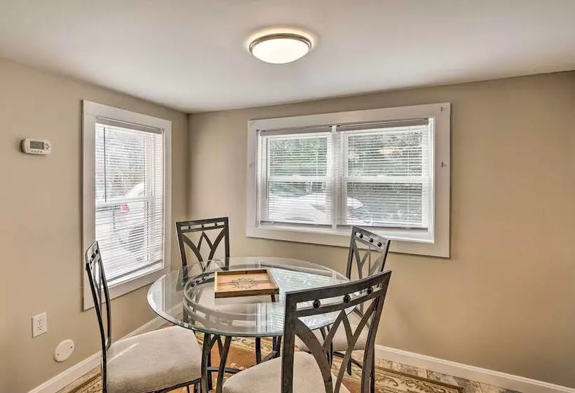 Historic Meredith Home: Walk To Town Center!