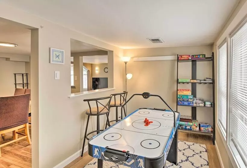 Historic Meredith Home: Walk To Town Center!