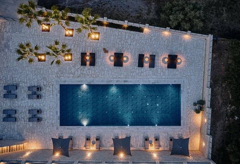 Отель Quattro Suites