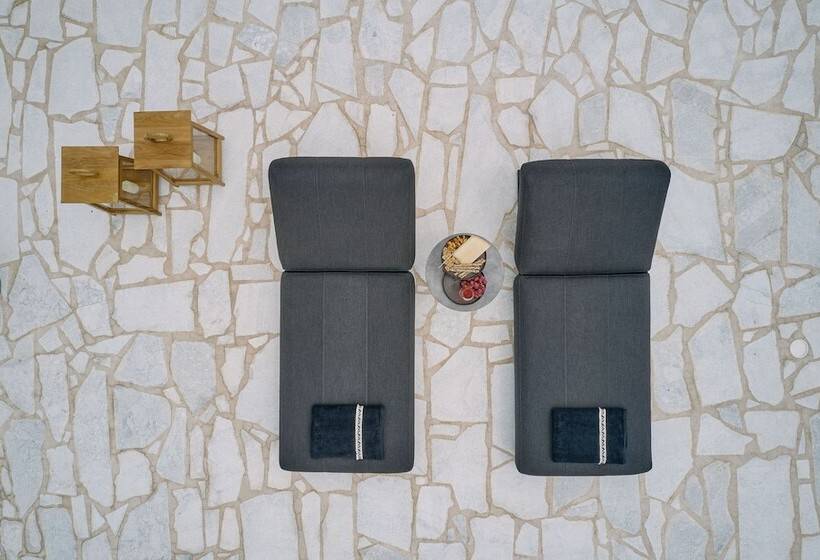 Отель Quattro Suites