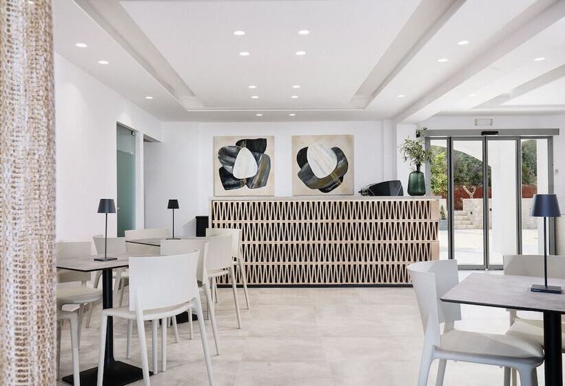 Отель Quattro Suites