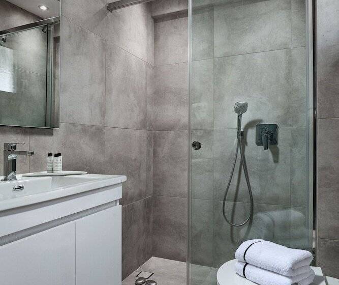 Отель Quattro Suites