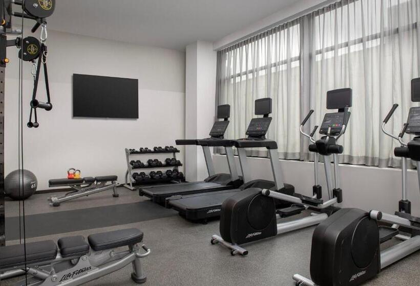 호텔 Springhill Suites By Marriott New York Queens