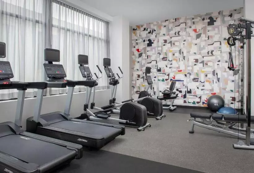 ホテル Springhill Suites By Marriott New York Queens