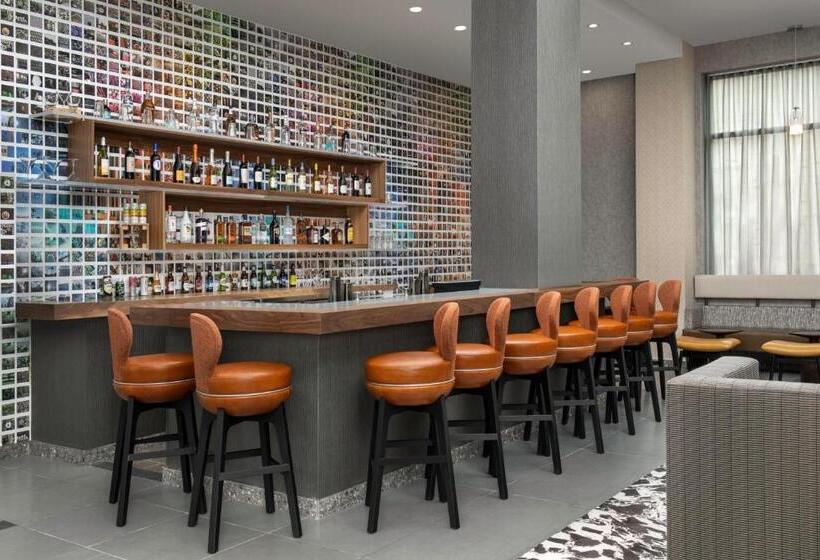 호텔 Springhill Suites By Marriott New York Queens