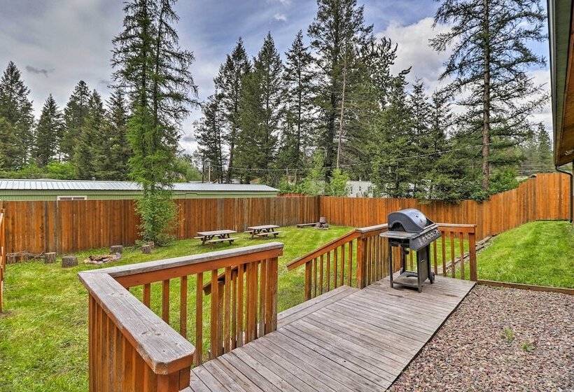 Hungry Horse Cabin: Deck, Fire Pit, Near Glacier!