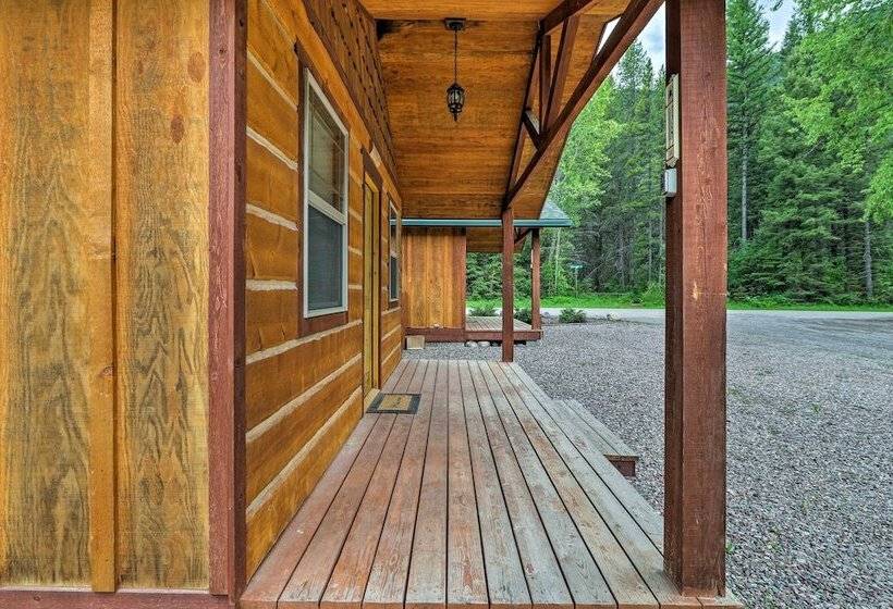 Hungry Horse Cabin: Deck, Fire Pit, Near Glacier!