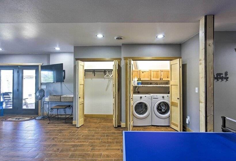 Inviting Irma Cottage W/ Silver Lake Access!