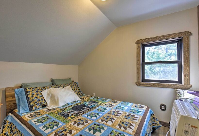 Inviting Irma Cottage W/ Silver Lake Access!