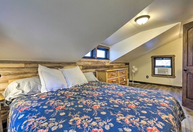 Inviting Irma Cottage W/ Silver Lake Access!