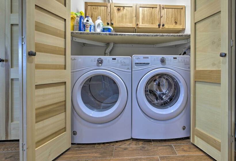 Inviting Irma Cottage W/ Silver Lake Access!