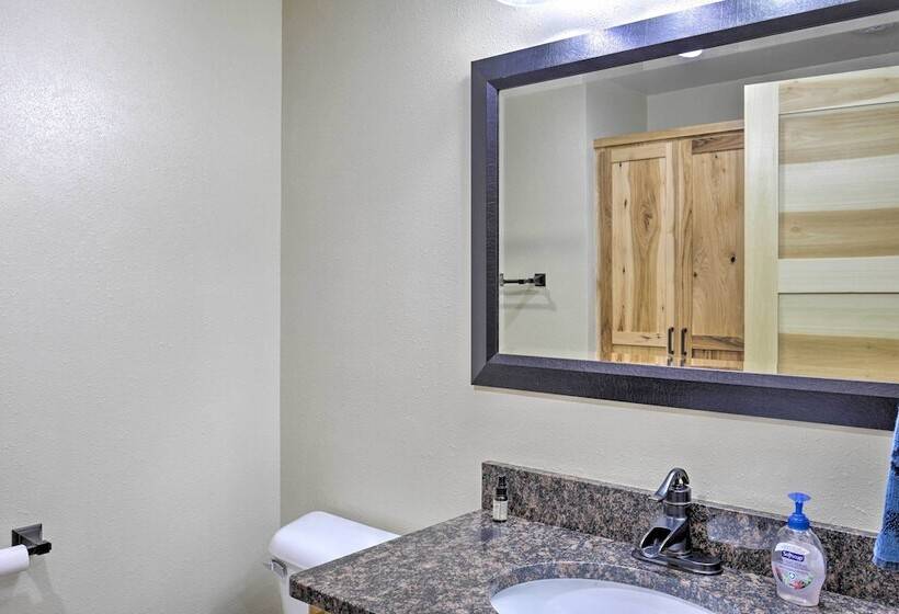 Inviting Irma Cottage W/ Silver Lake Access!