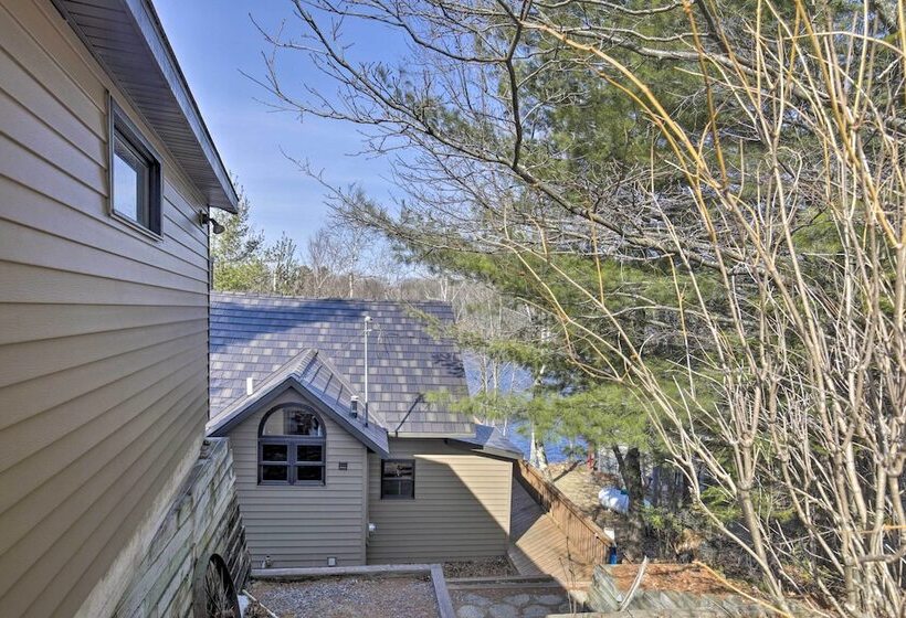 Inviting Irma Cottage W/ Silver Lake Access!