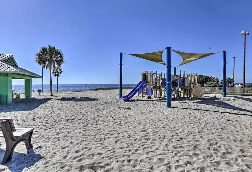 Keaton Beach Escape W/ Hot Tub: 2 Mi To Shore