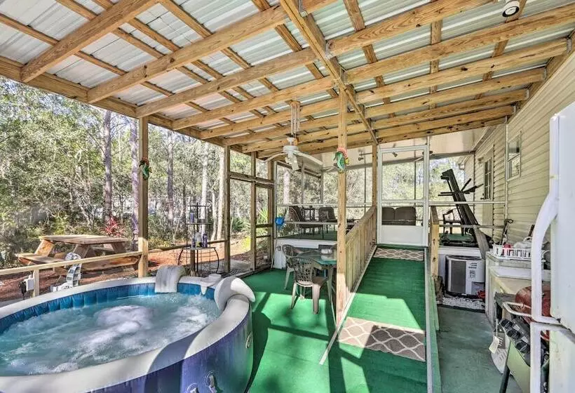 Keaton Beach Escape W/ Hot Tub: 2 Mi To Shore