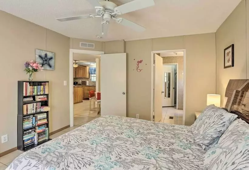 Keaton Beach Escape W/ Hot Tub: 2 Mi To Shore