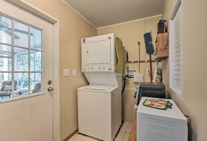 Keaton Beach Escape W/ Hot Tub: 2 Mi To Shore