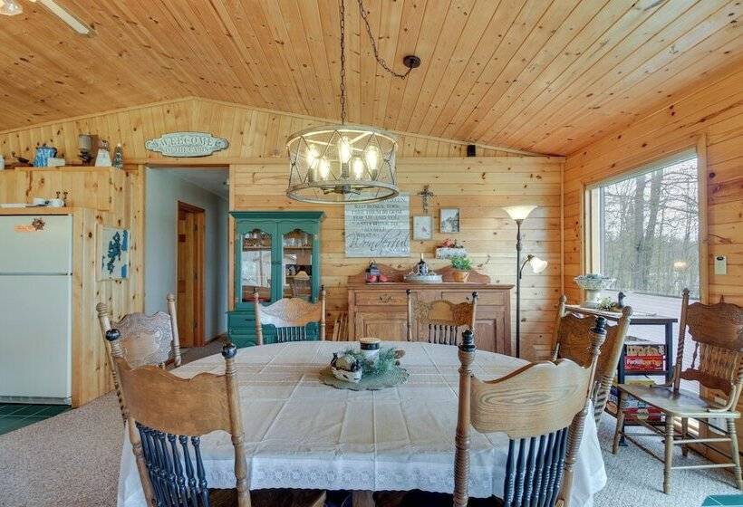 Lakefront Hackensack Cabin W/ Patio & Grill!