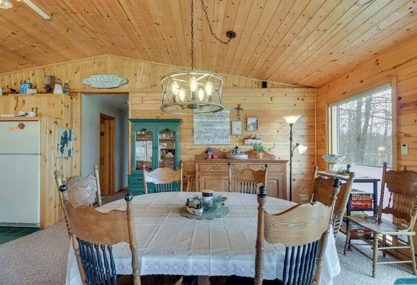 Lakefront Hackensack Cabin W/ Patio & Grill!