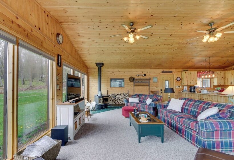 Lakefront Hackensack Cabin W/ Patio & Grill!