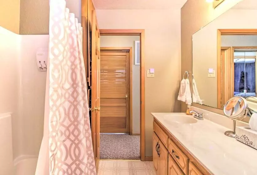 Lakefront Hackensack Cabin W/ Patio & Grill!