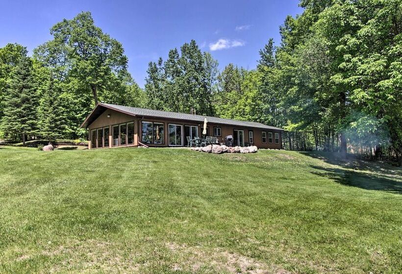 Lakefront Hackensack Cabin W/ Patio & Grill!