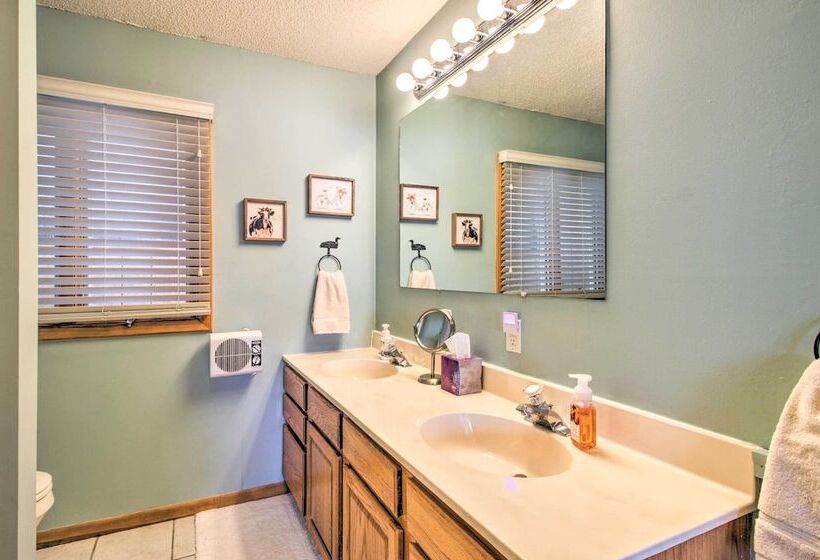 Lakefront Hackensack Cabin W/ Patio & Grill!