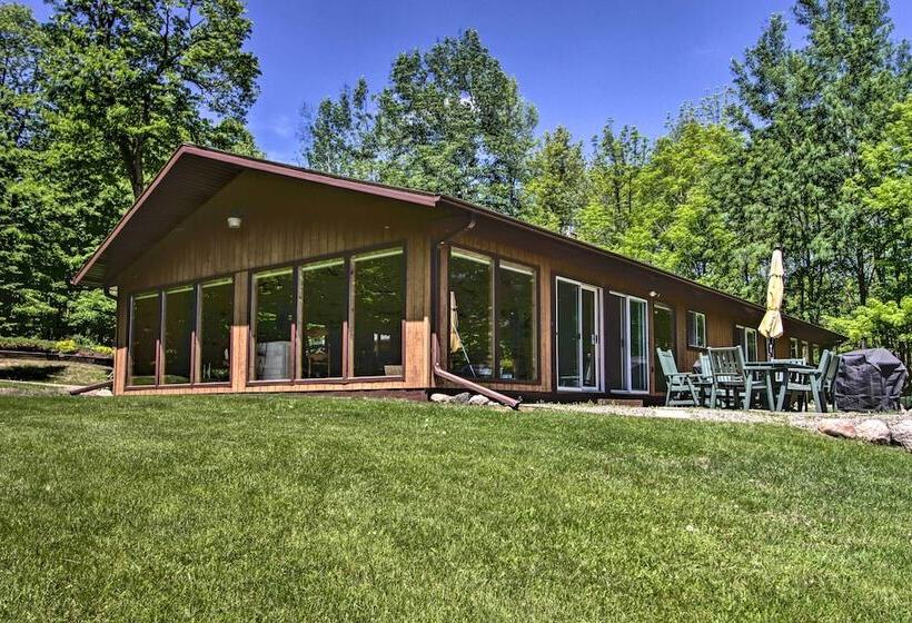 Lakefront Hackensack Cabin W/ Patio & Grill!