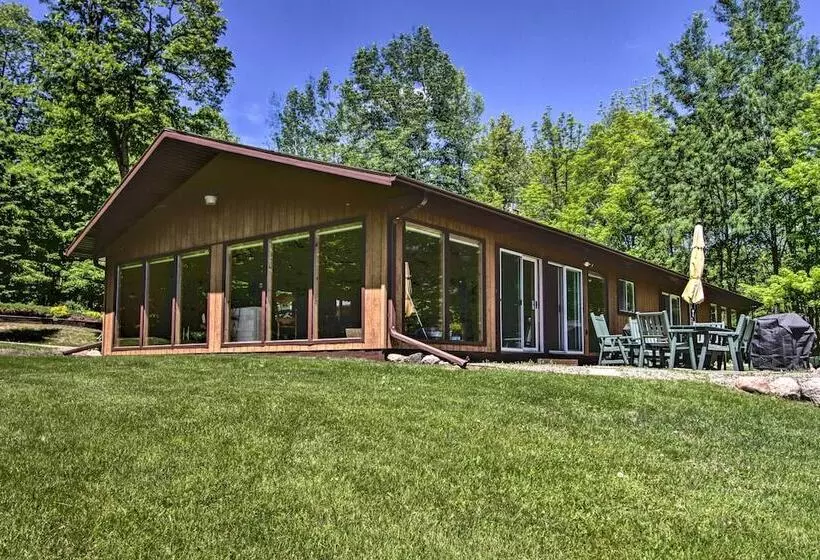 Lakefront Hackensack Cabin W/ Patio & Grill!