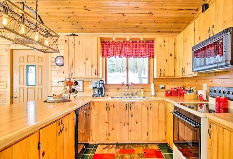 Lakefront Hackensack Cabin W/ Patio & Grill!