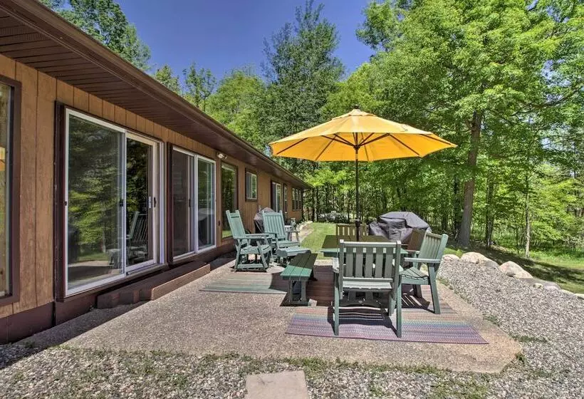 Lakefront Hackensack Cabin W/ Patio & Grill!