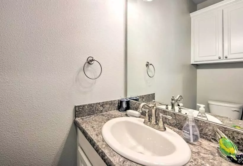 Private Dock & Boat House: Lakefront Mabank Home